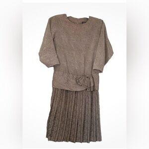 Elegant Gray Maxi Dress with Bow Detail